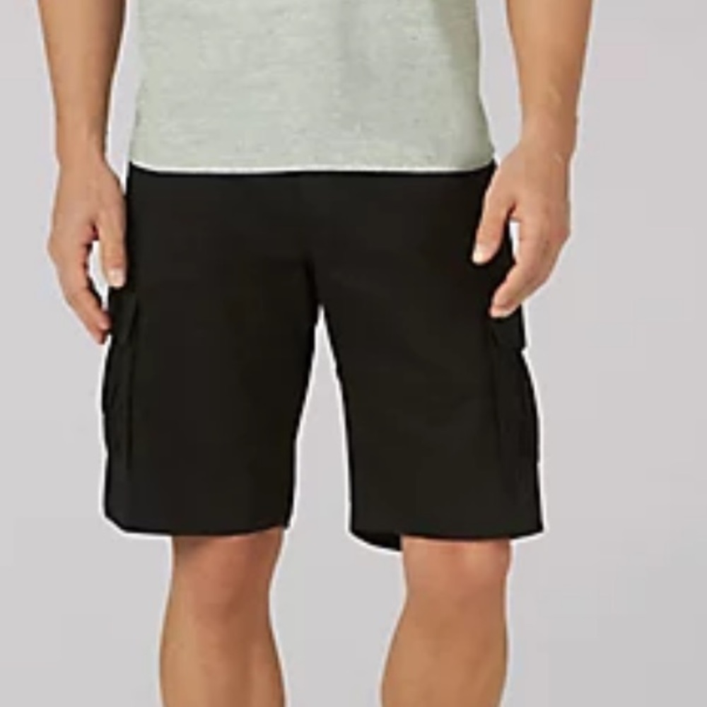 NWT Lee Men's Big & Tall Extreme Motion Crossroad Cargo Short, Black Size 42